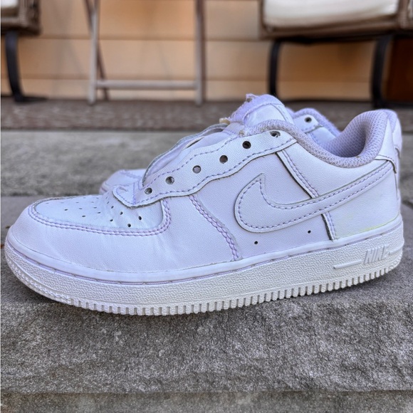 Kids white Nike Air Force 1s - Picture 5 of 7